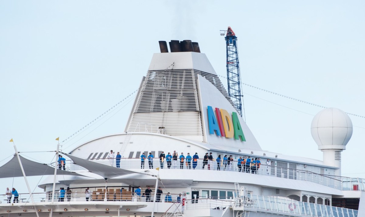 Aida-Fans könne es kaum abwarten, vom neuen Luxus-Dampfer „Cosma“ winken zu können (Symbolbild)., Das Luxus-Schiff „Aida Cosma“ freut sich auf die Gäste.