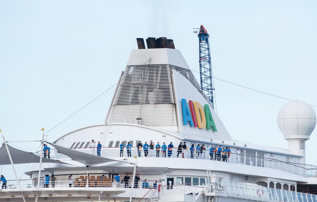 Aida-Fans könne es kaum abwarten, vom neuen Luxus-Dampfer „Cosma“ winken zu können (Symbolbild)., Das Luxus-Schiff „Aida Cosma“ freut sich auf die Gäste.