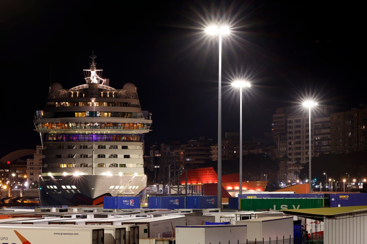 Ein Schiff der Aida im Hafen von Teneriffa.