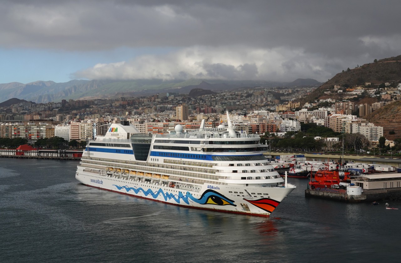 Die „Aida Bella“ im Hafen von Santa Cruz de Tenerife.