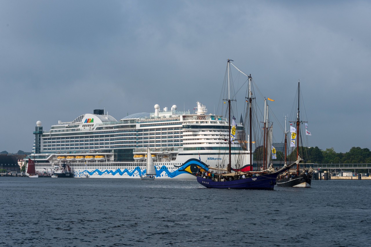 Ein Aida-Schiff während der Kieler Woche.
