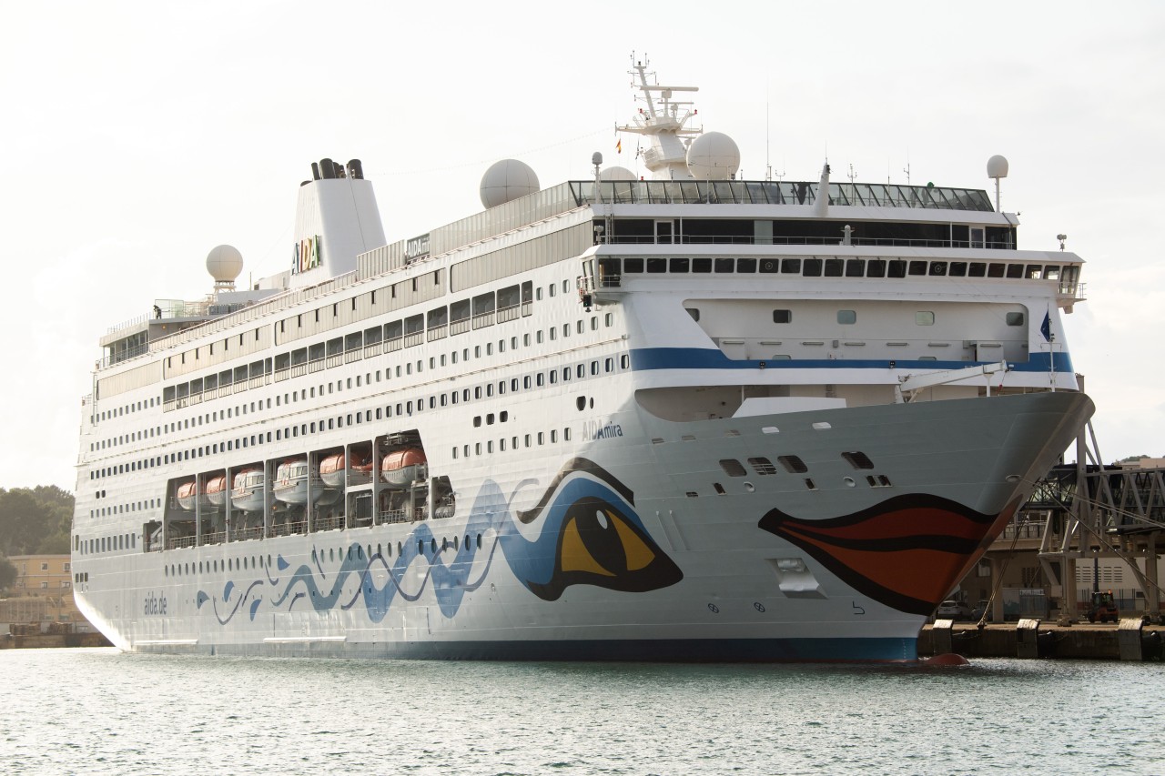 Die „Aida Mira“ am Hafen von Palma de Mallorca.