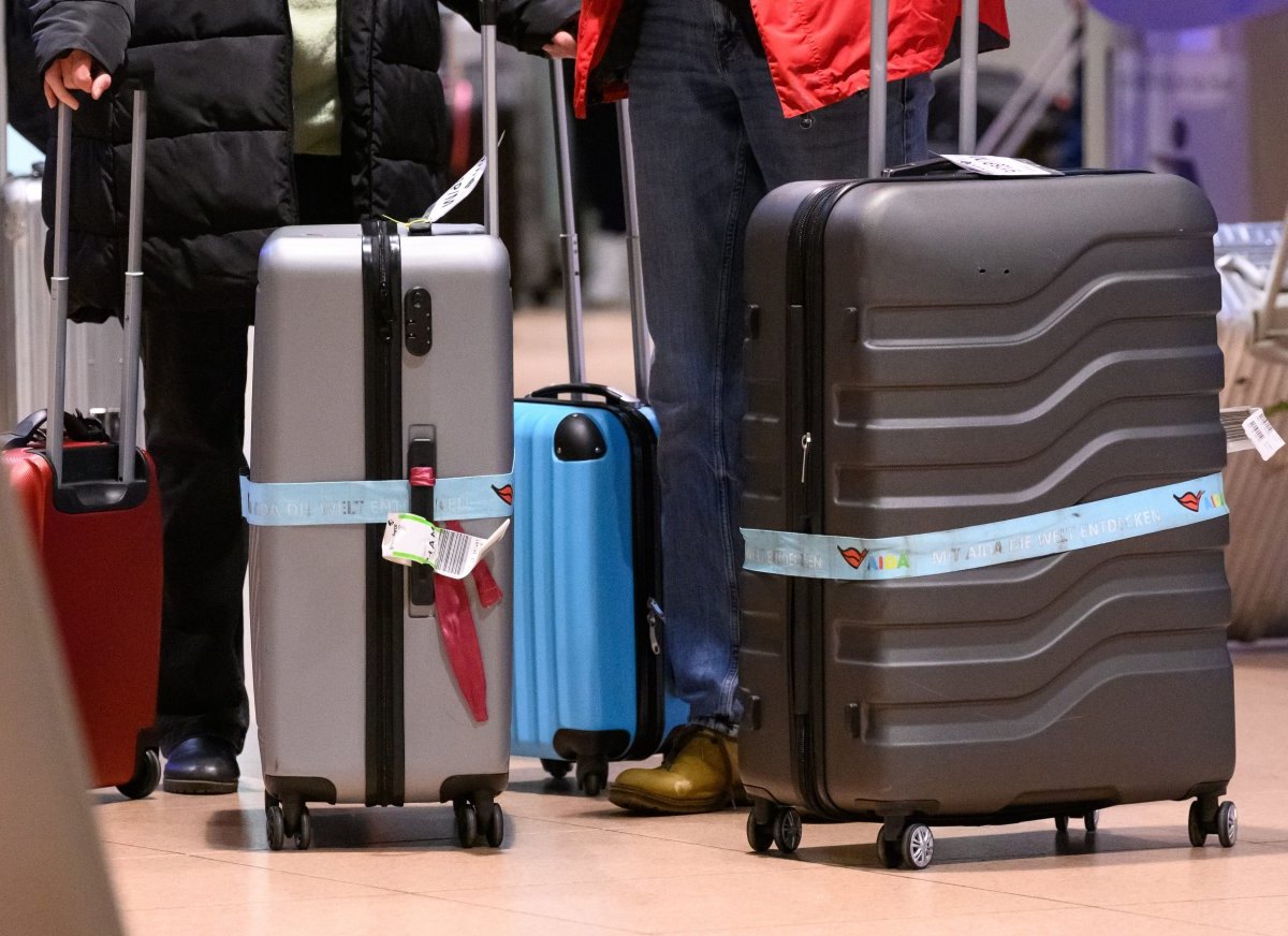 Aida Nova Kreuzfahrt Rückreise Flughafen Corona Ausbruch Passagiere Madeira