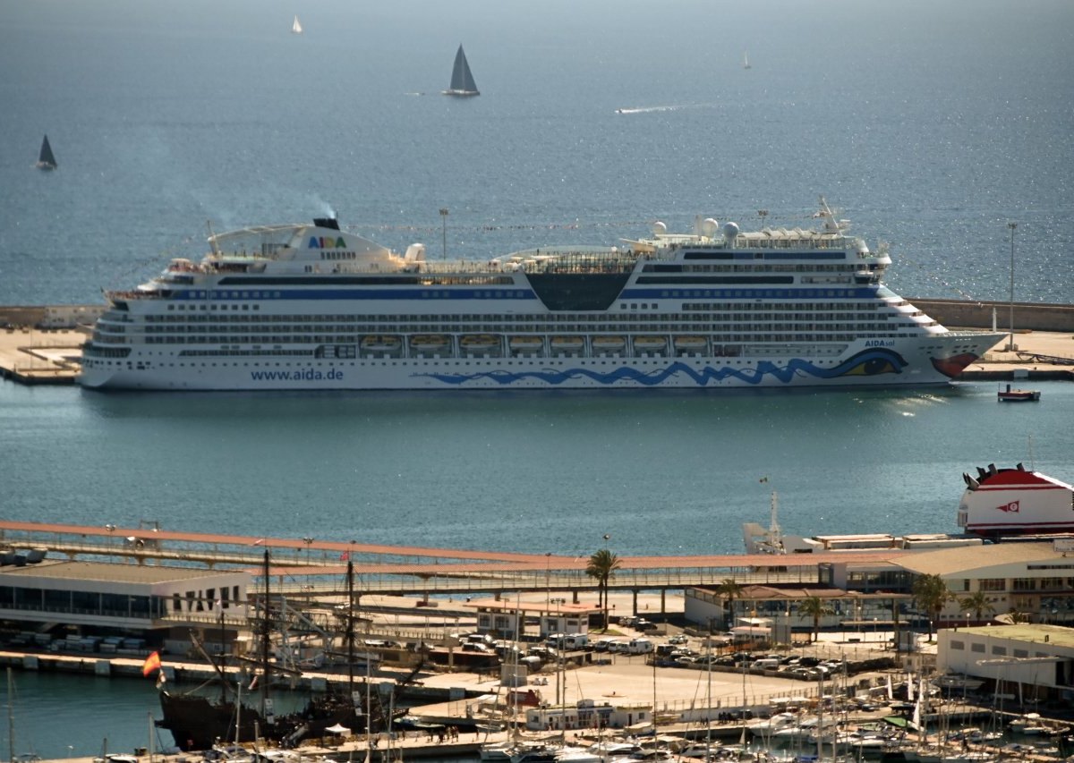 Aida Schiff Aida Sol Kreuzfahrt Aruba Karibik Strand Urlaub