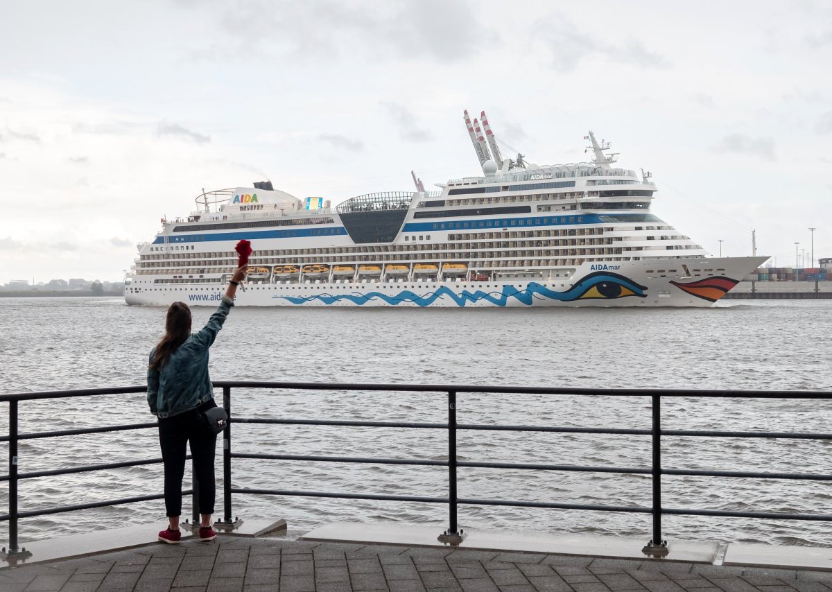 Aida-Schiff Hamburg Urlaub hafen Kanaren Aidamar Kreuzfahrtschiff Sonne Norwegen
