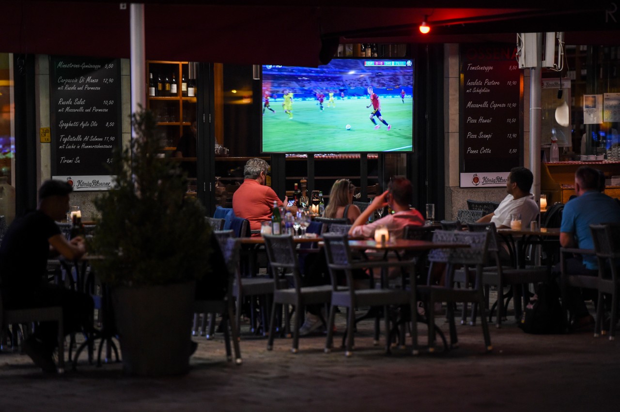 In Bremen kam es in einer Bar zu einer brutalen Schlägerei (Symbolbild).