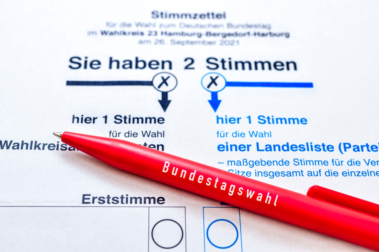 In den Wahllokalen in Lübeck werden die Kugelschreiber knapp (Symbolbild). 