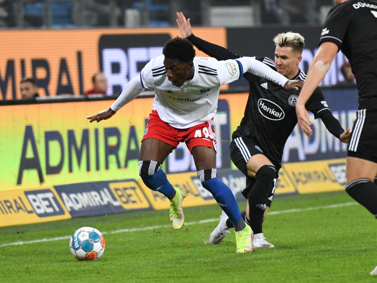Beim Hamburger SV setzt Faride Alidou den nächsten Treffer. 
