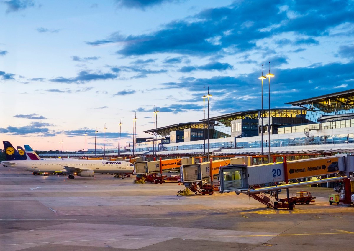 Flughafen Hamburg Airport.jpg