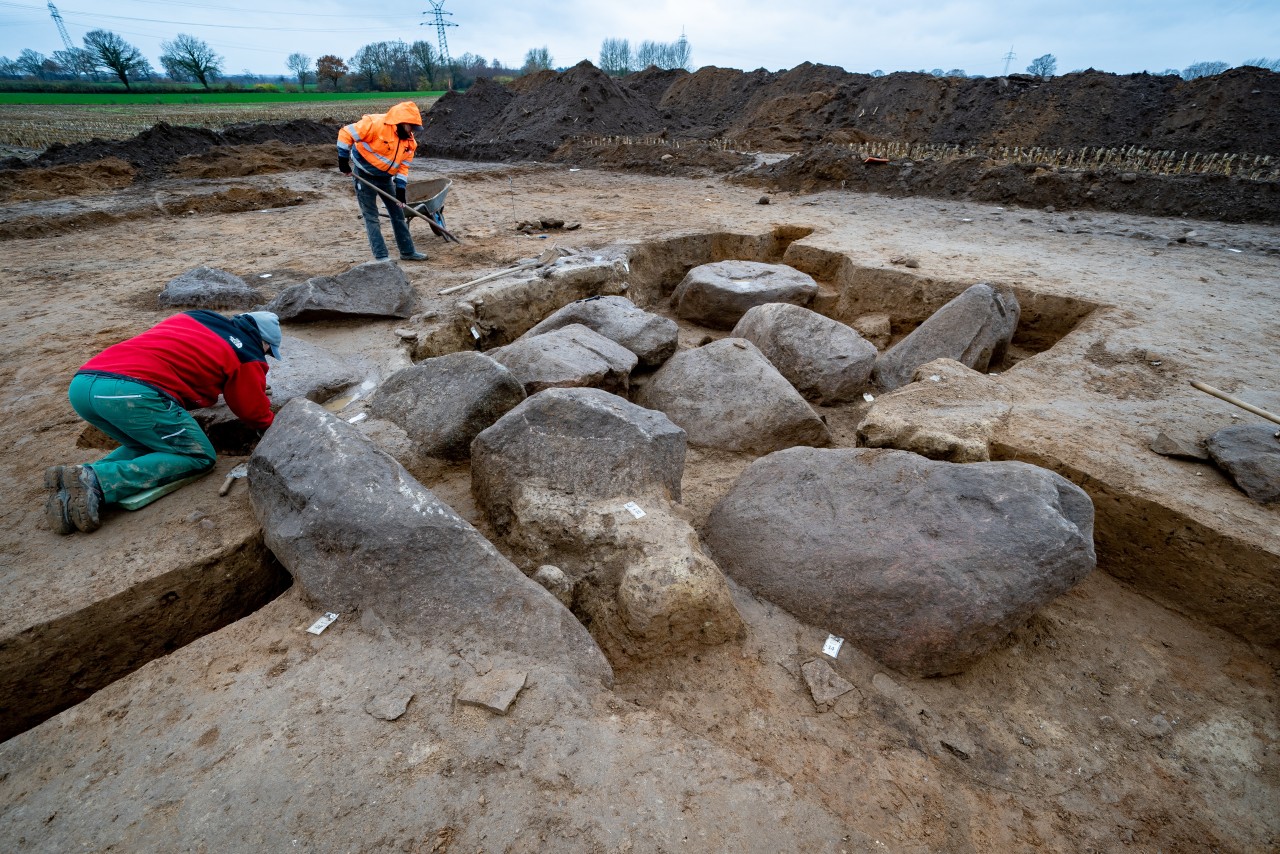 In Goosefeld unweit der Ostsee haben Archäologen ein 5000 Jahre altes Grab entdeckt. 
