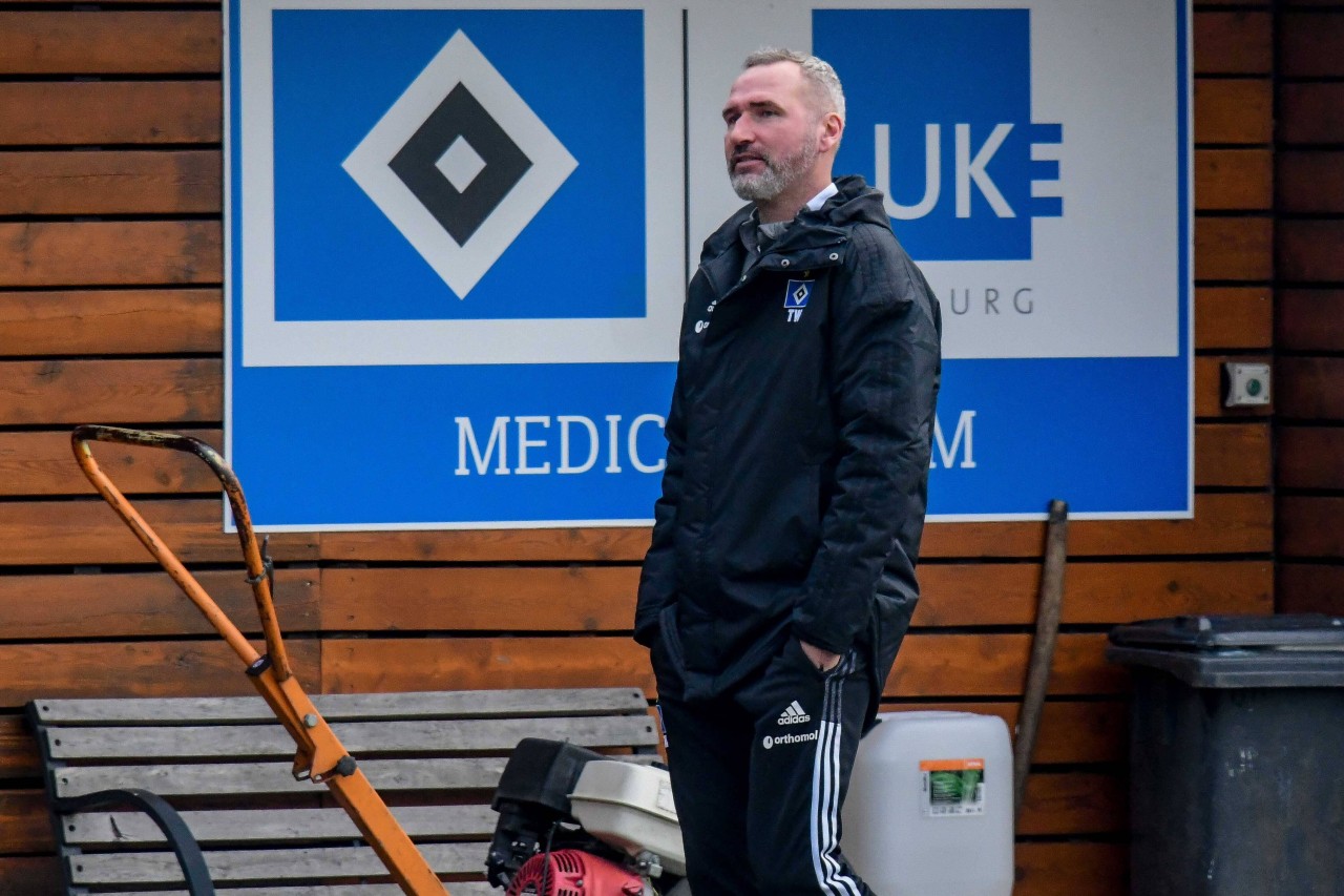 HSV-Coach Tim Walter freute sich zwar über den Sieg im Testspiel, muss aber im nächsten Spiel auf einen wichtigen Profi verzichten.