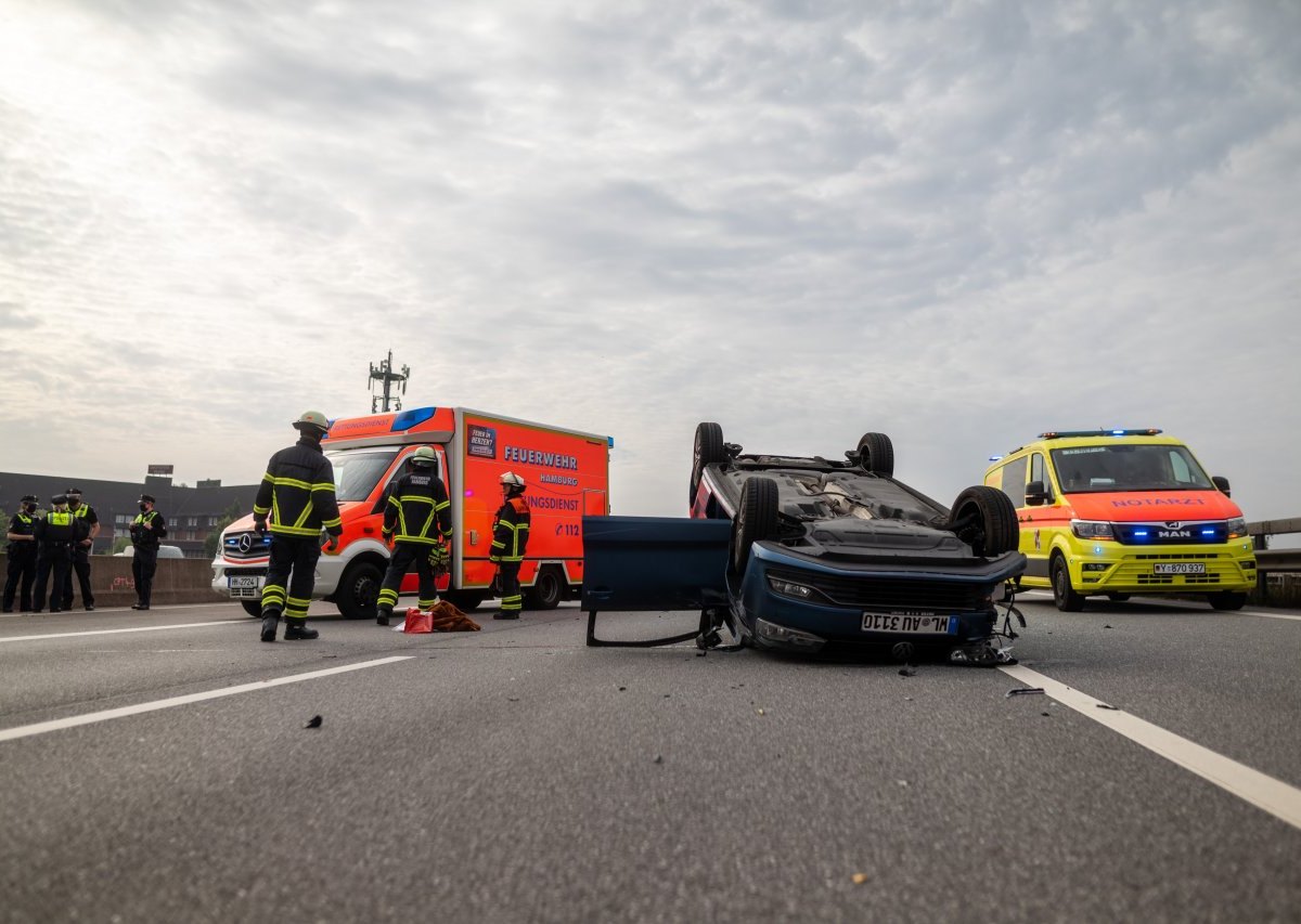 Hamburg A1 Unfall Stillhorn VW Polo Hyundai Stillhorn