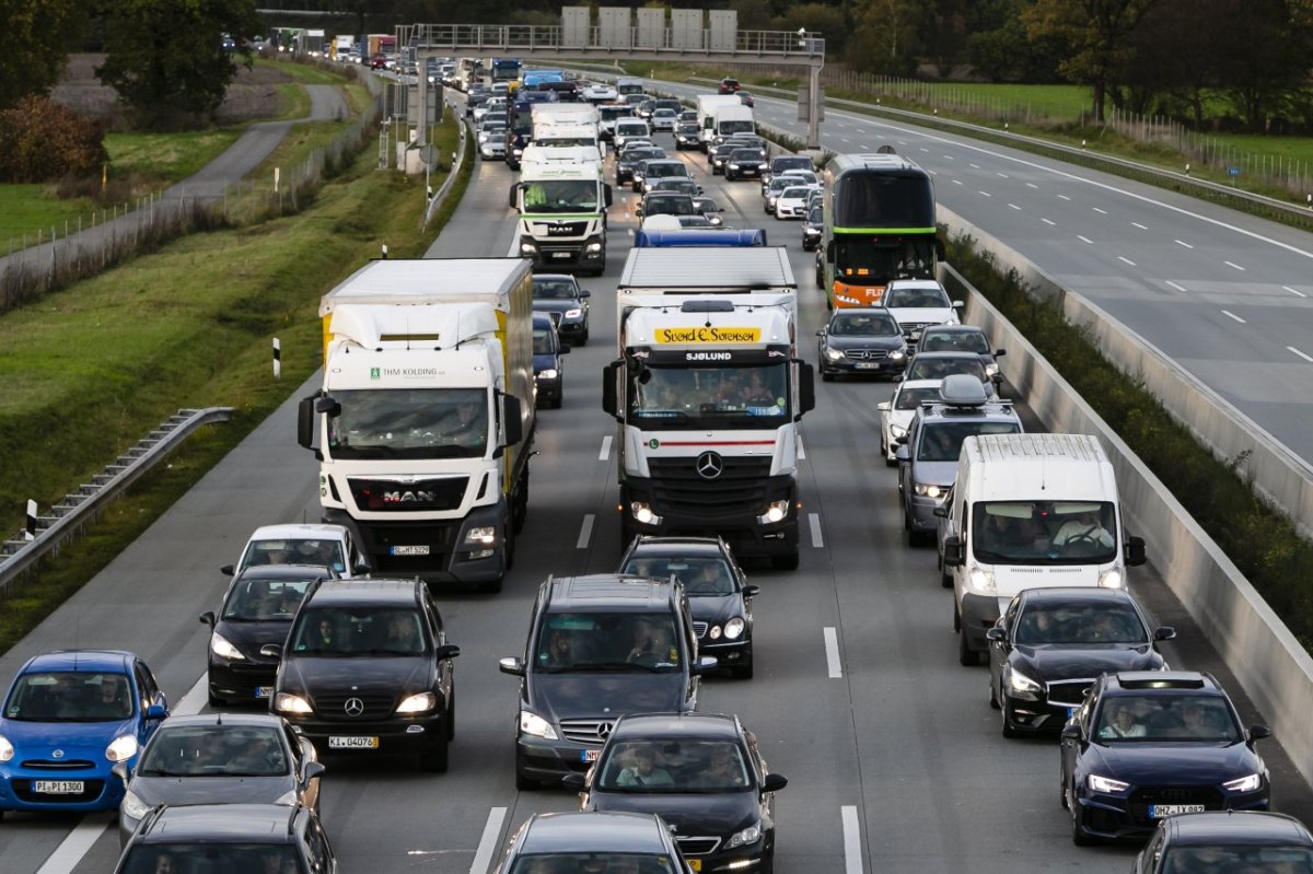 Hamburg Auto Stau.jpg