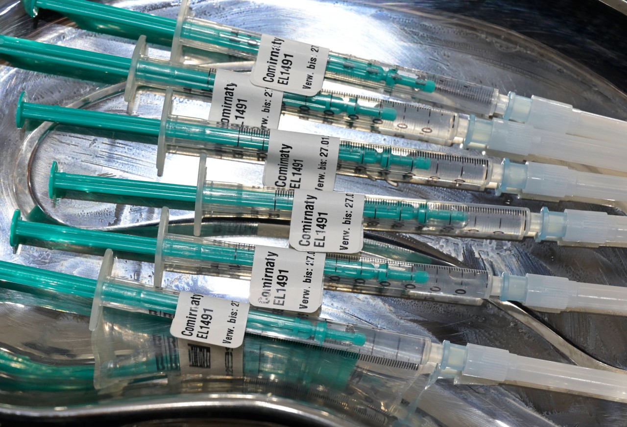 Nur sechs Dosen des Impfstoffs Biontech dürfen offiziell verimpft werden.