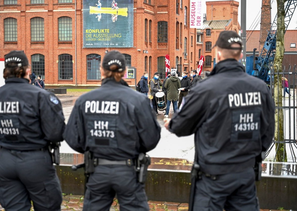 Hamburg Corona Demo Barmbek.jpg