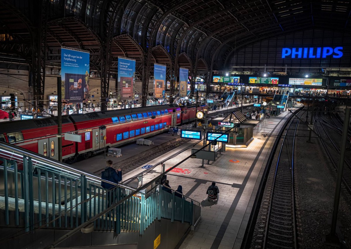 Hamburg Deutsche Bahn.jpg