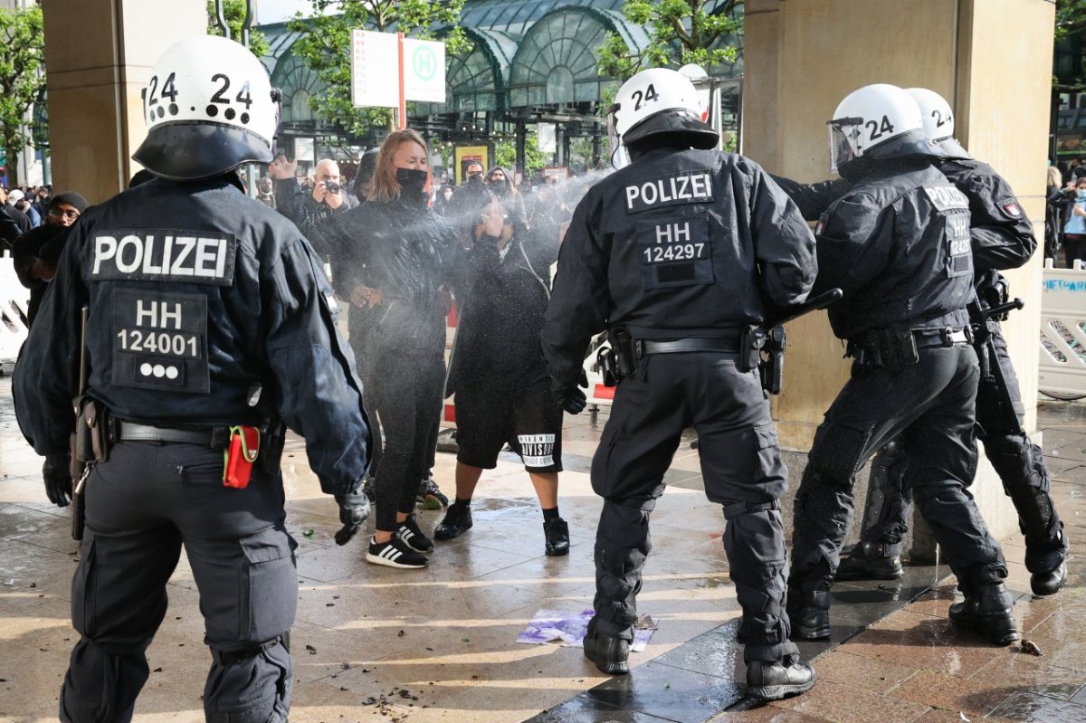 Hamburg Eskalation Demo Polizei Vorwürfe Anti-Rassismus Hamburg Black lives Matter George Floyd