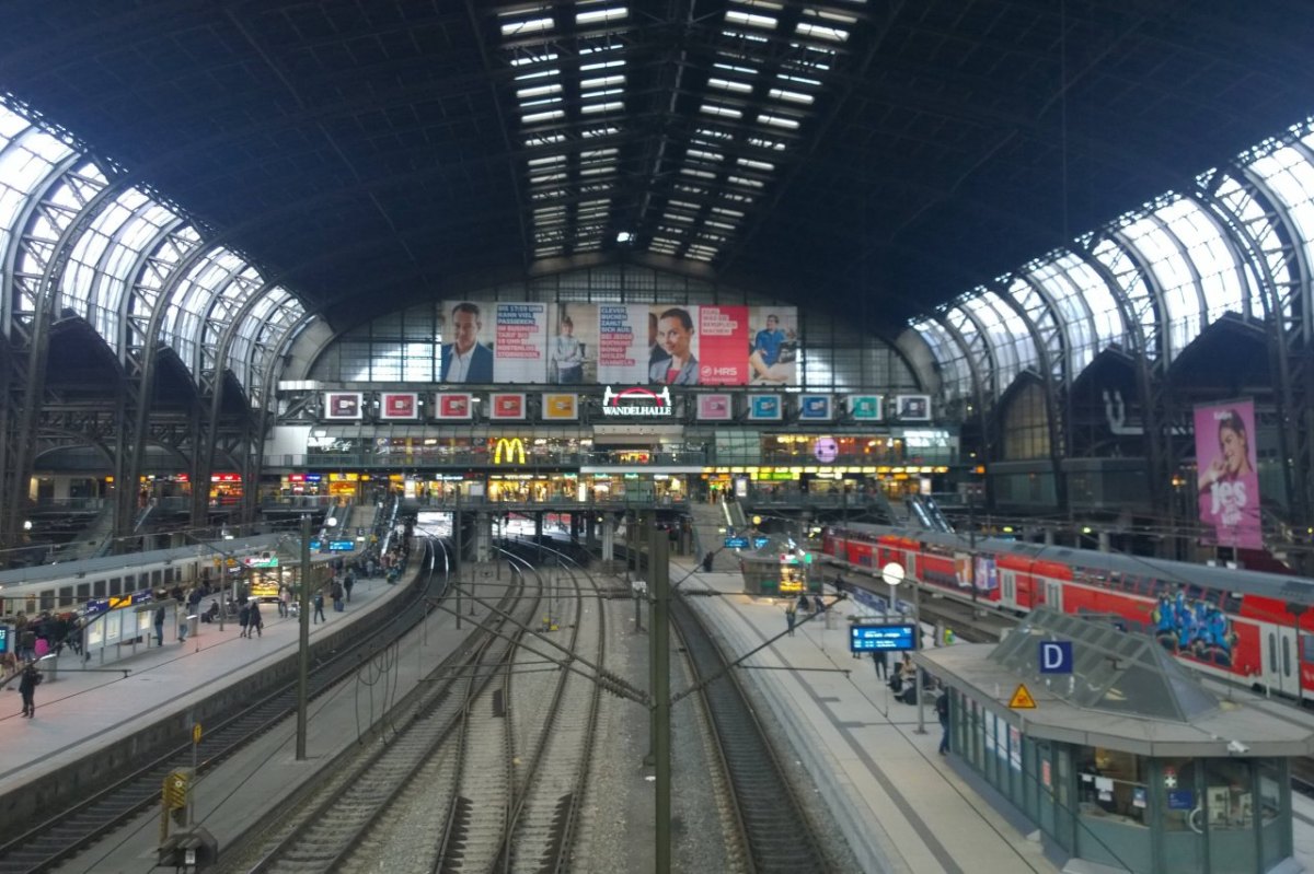 Hamburg Hauptbahnhof.jpg