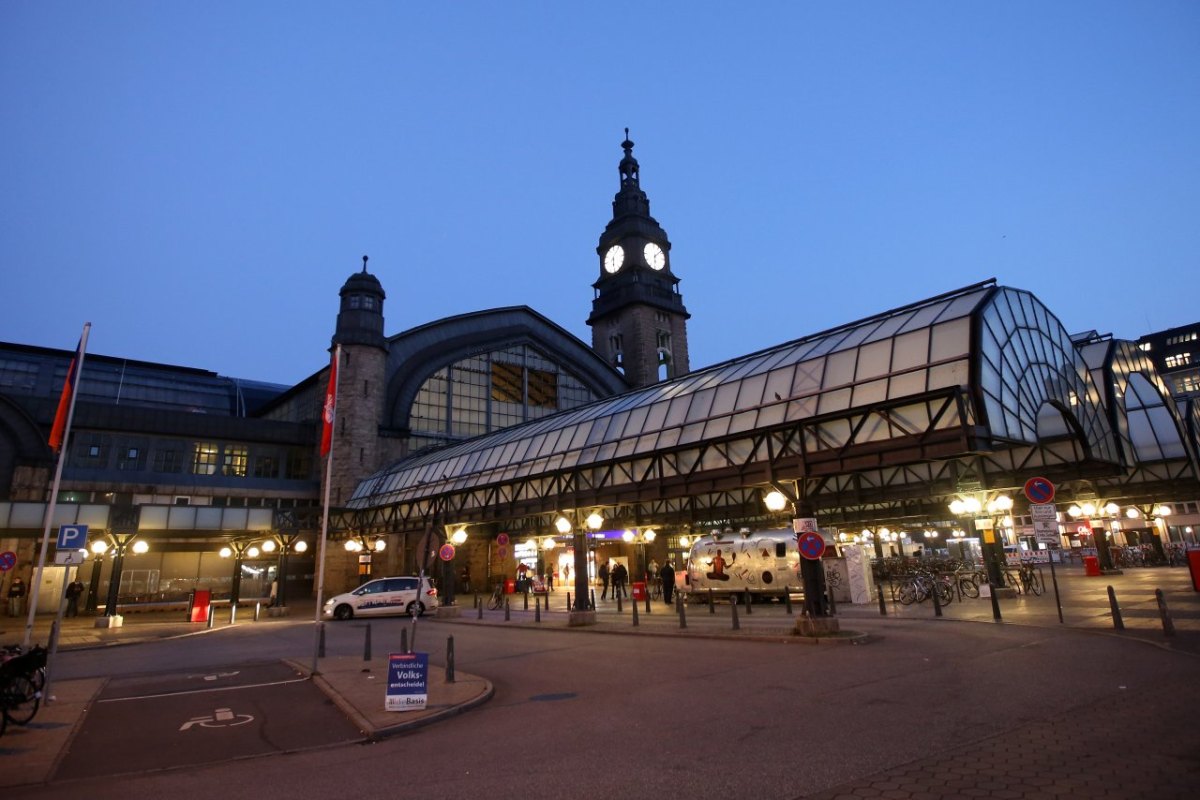 Hamburg Hauptbahnhof Polizei Handy Haftbefehl
