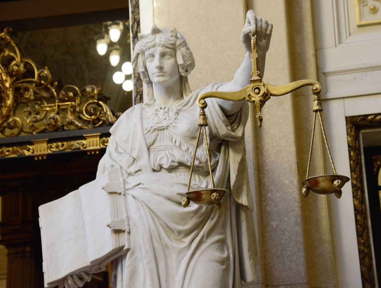 Die Staatsanwältin geht hart ins Gericht mit dem Angeklagten (Symbolbild).