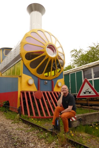 Der Fantasie sind keine Grenzen gesetzt: Lilleby-Gründer Oliver Victor wohnt selbst in einer Tiny-House-Lok in der Nähe von Hamburg. 