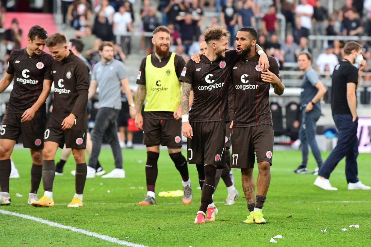 Am Freitag findet das Stadtderby zwischen dem Hamburger SV und dem FC St. Pauli statt. Ist dann Daniel-Kofi Kyereh (r.) auch dabei?