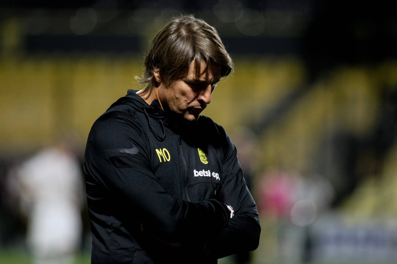 Unterschrift und Klage am selben Tag. Hammer um Ex-HSV-Coach.