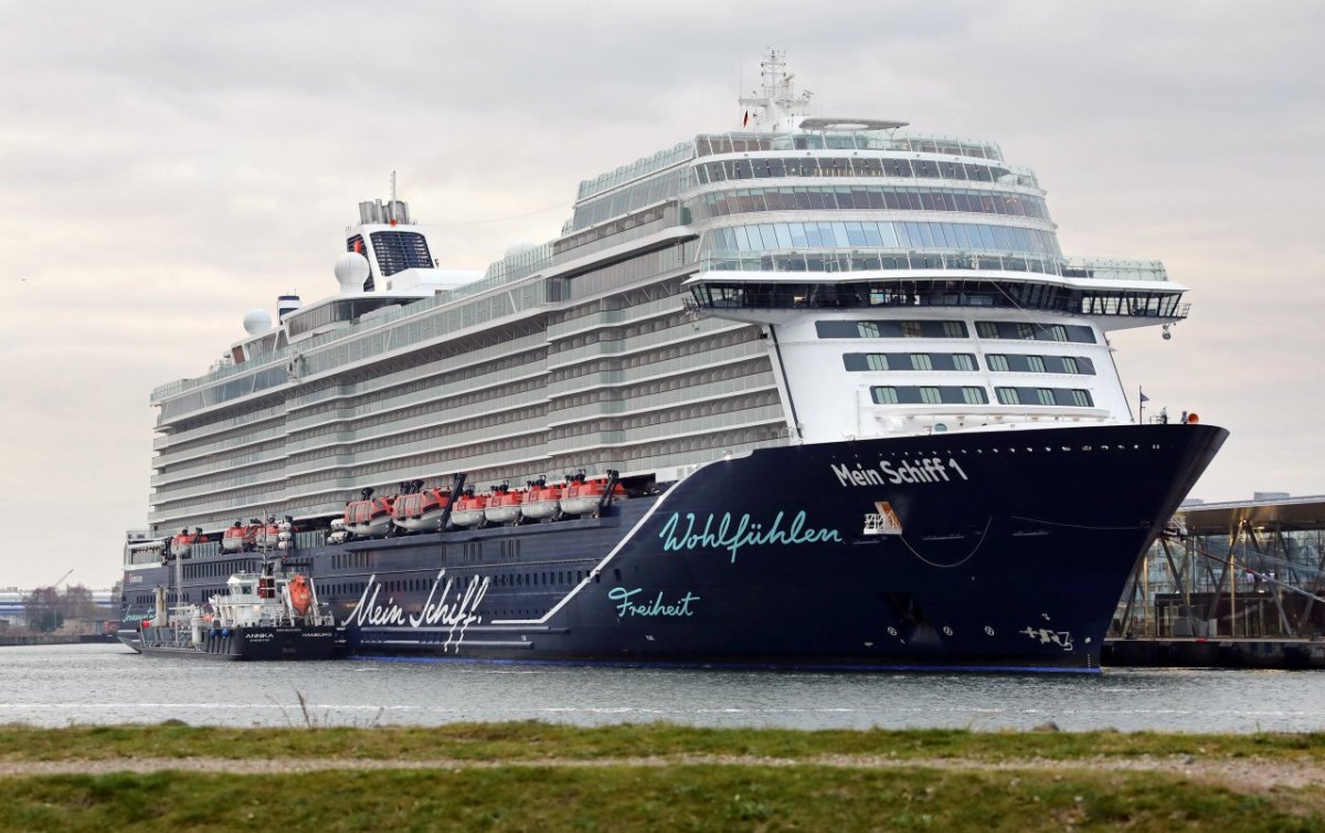 Mein Schiff 1.jpg