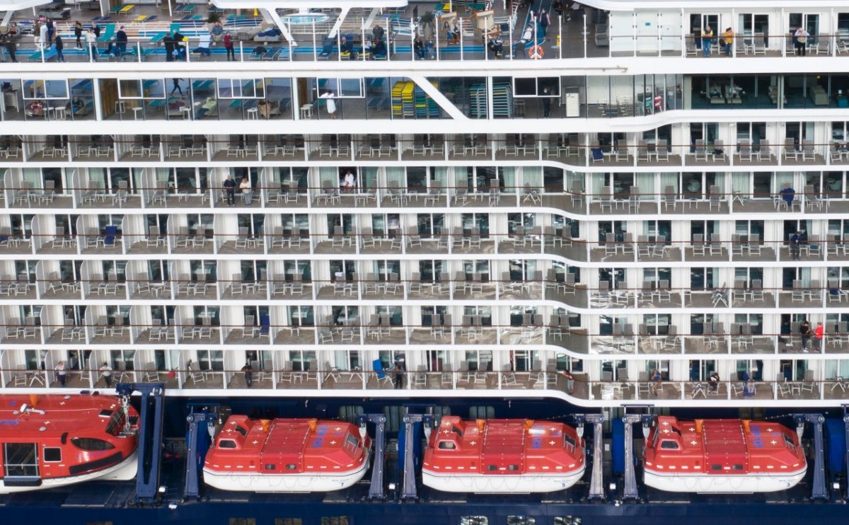 Mein Schiff 1.jpg