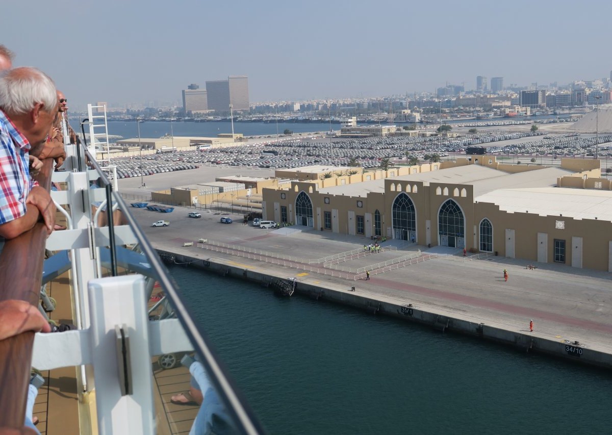„Mein Schiff 6“ Dubai Tui Cruises Katar Orient  Reise Absage Corona Crew