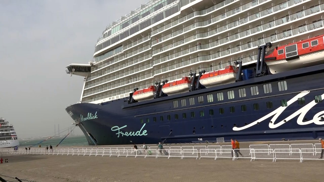 Die „Mein Schiff“ 6 erreichte zwar noch den Zielhafen in Dubai – doch die Reise endete vorzeitig.