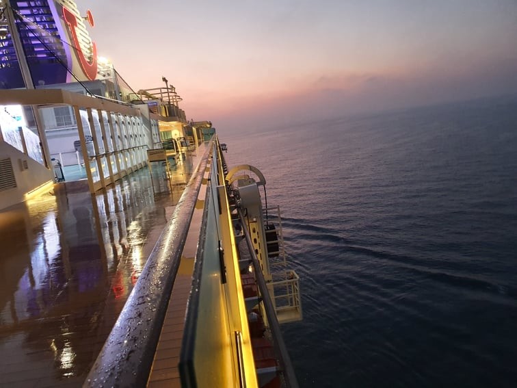 Sonnenuntergang auf der „Mein Schiff“.