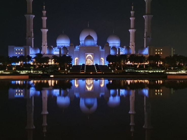 Auf seiner letzten Kreuzfahrt hat es Hermann Schming in den Orient verschlagen. Das Foto zeigt die Abu Dhabi-Moschee in Dubai.