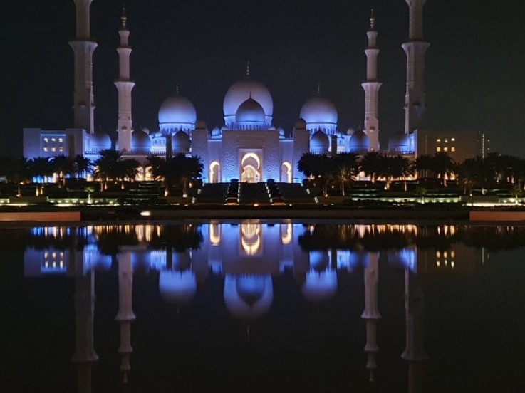 Auf seiner letzten Kreuzfahrt hat es Hermann Schming in den Orient verschlagen. Das Foto zeigt die Abu Dhabi-Moschee in Dubai.