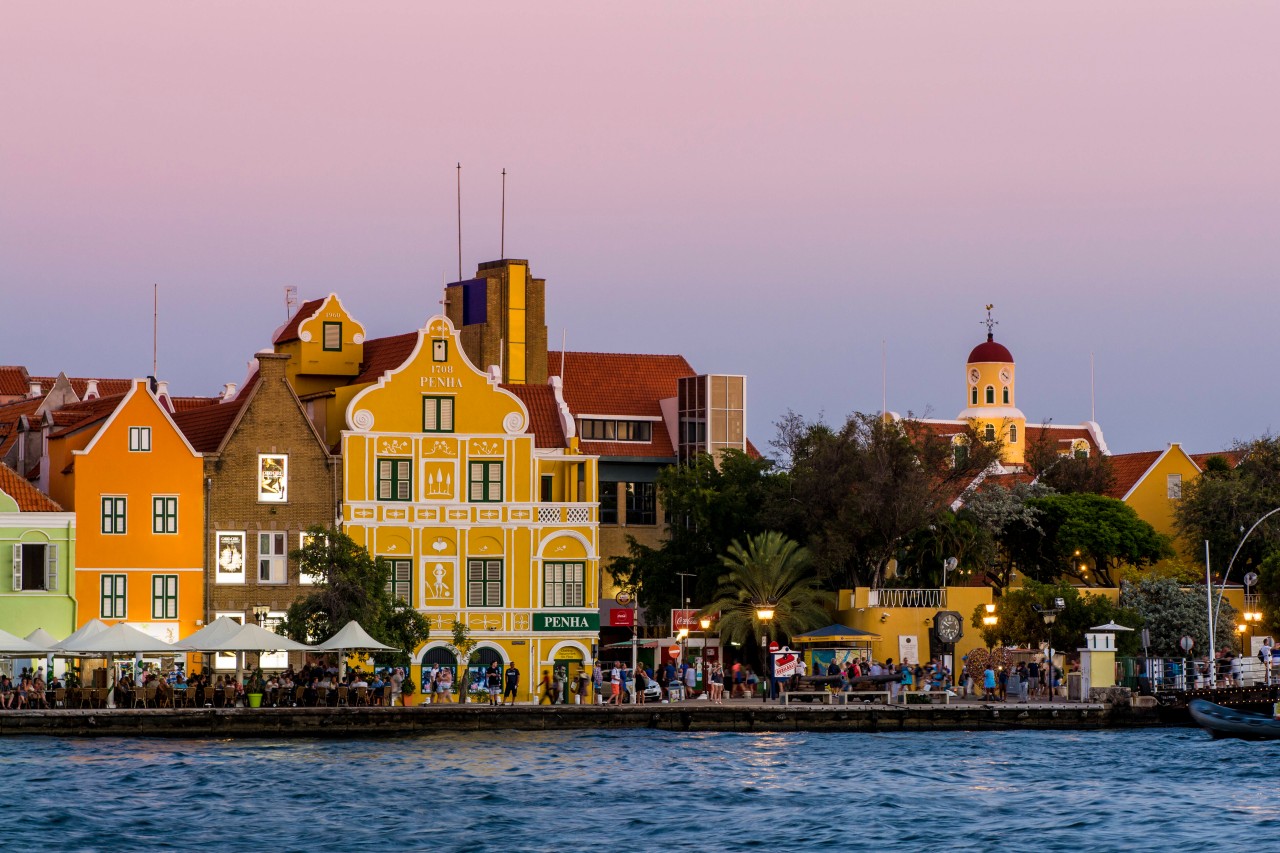 Blick auf Willemstad, die Hauptstadt von Curacao.