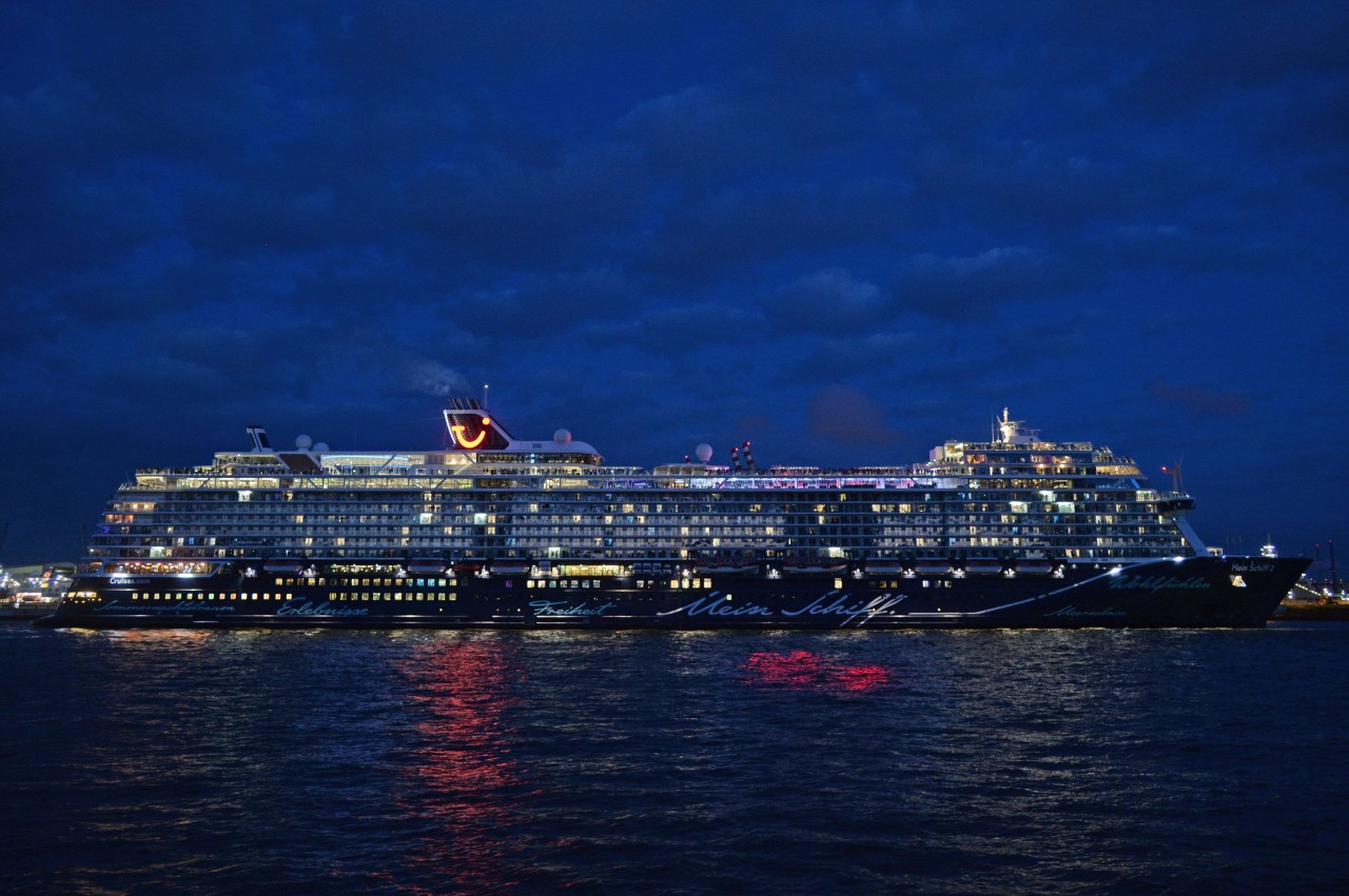 Die „Mein Schiff 2“ legte erstmals am 24. Juli 2020 wieder in Hamburg ab. 