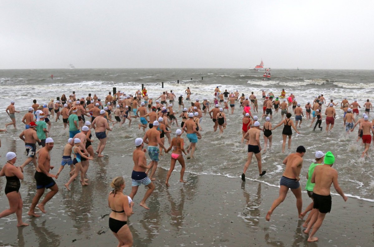 Nordsee Corona Pandemie Ostsee Neujahrsbaden Anbaden Borkum Norderney Wangerooge Norddeich Küste