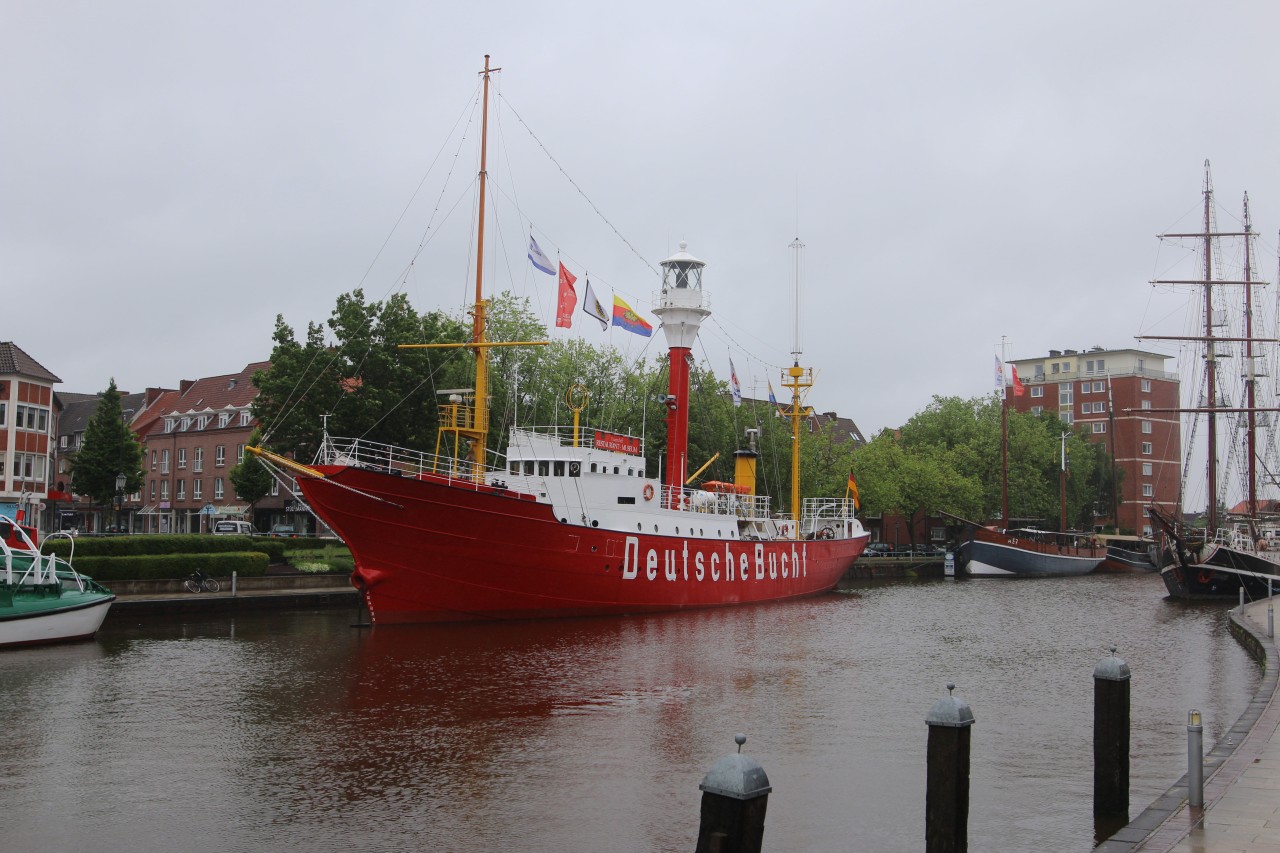 Das Feuerschiff „Amrumbank/Deutsche Bucht“ liegt am Emder Ratsdelft.