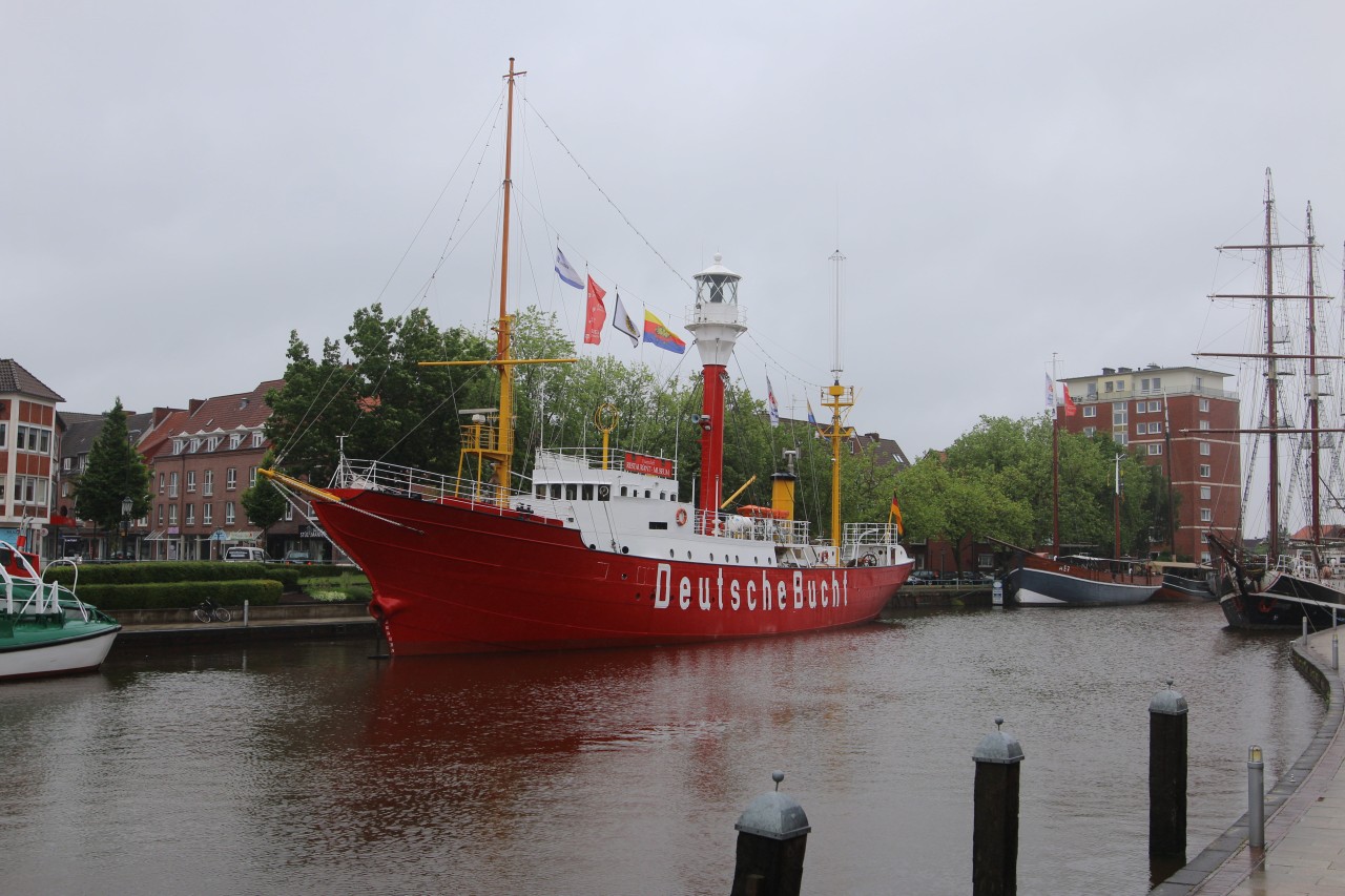 Das Feuerschiff „Amrumbank/Deutsche Bucht“ liegt am Emder Ratsdelft.