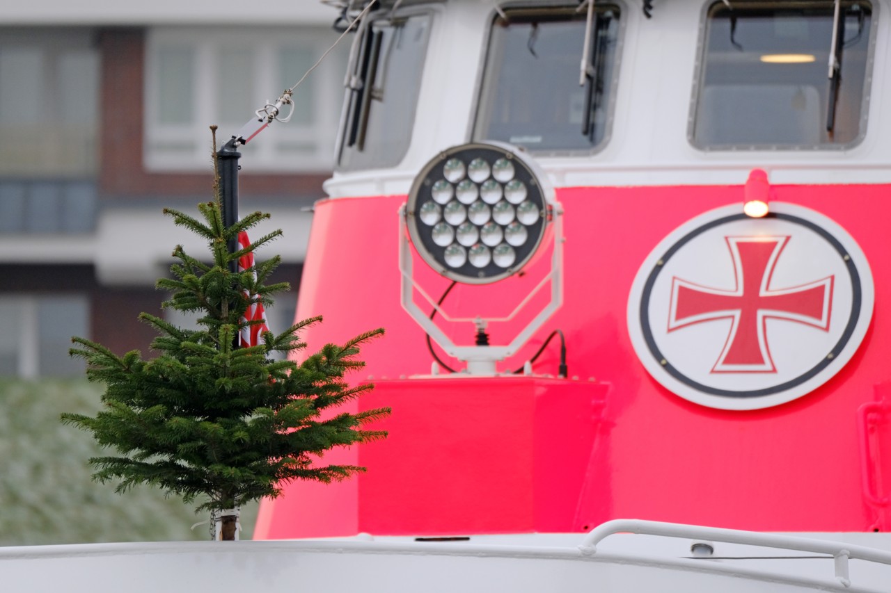 Weil es auch an Weihnachten zu Notfällen auf Nordsee und Ostsee kommen kann, müssen sie immer einsatzbereit sein.