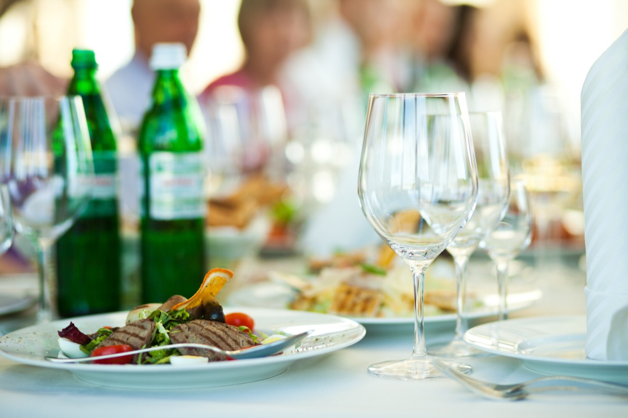 Schleswig-Holstein führt in Restaurants 2G ein. Schleswig-Holstein führt in Restaurants 2G ein.