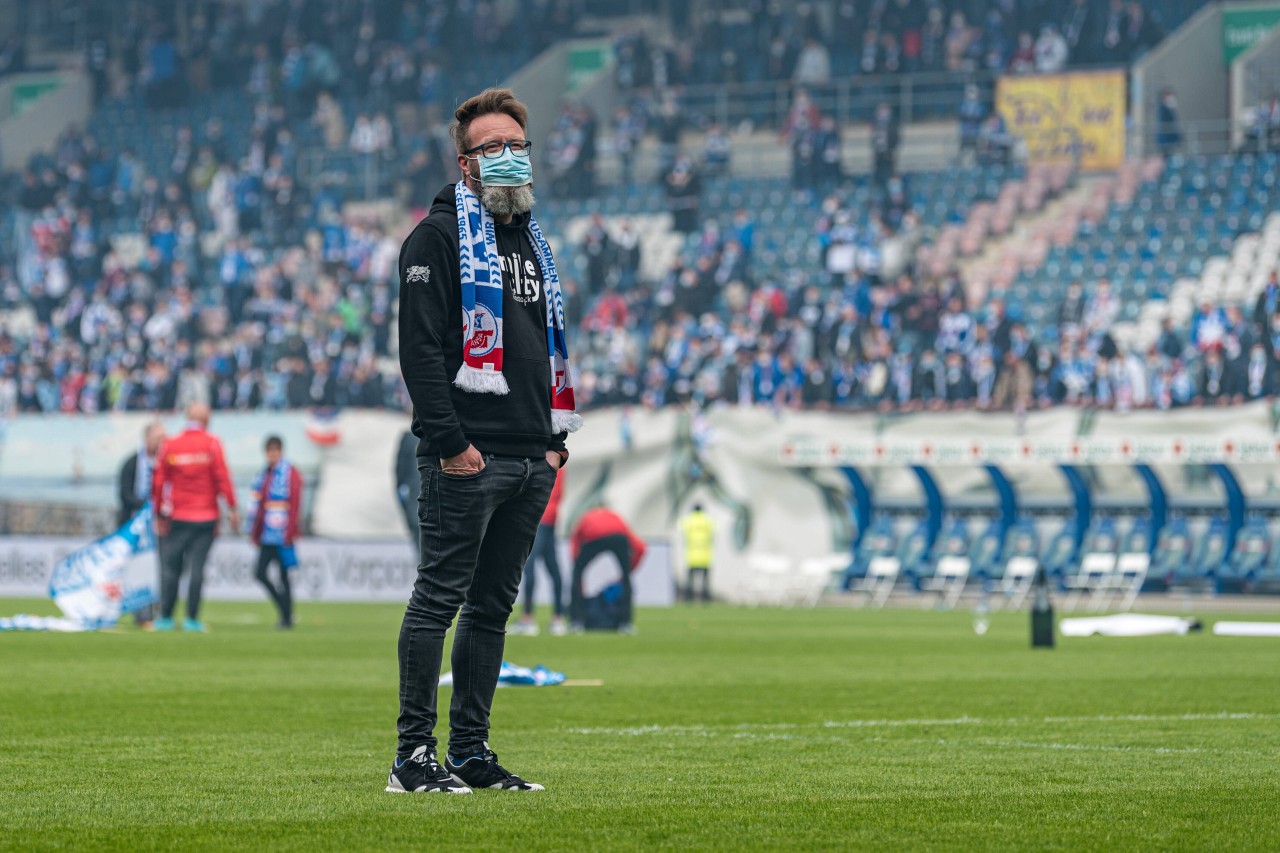 Der Rostocker Bürgermeister Claus Ruhe Madsen ist brennender Fußball-Fan.