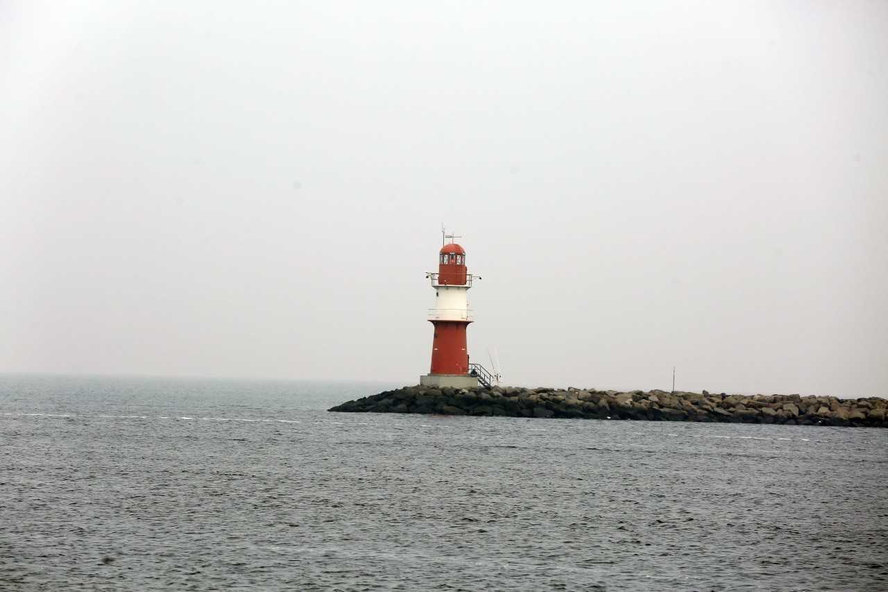 Am Freitag versammelten sich viele Leute an der Ostsee – der Grund ist bestürzend (Symbolbild).