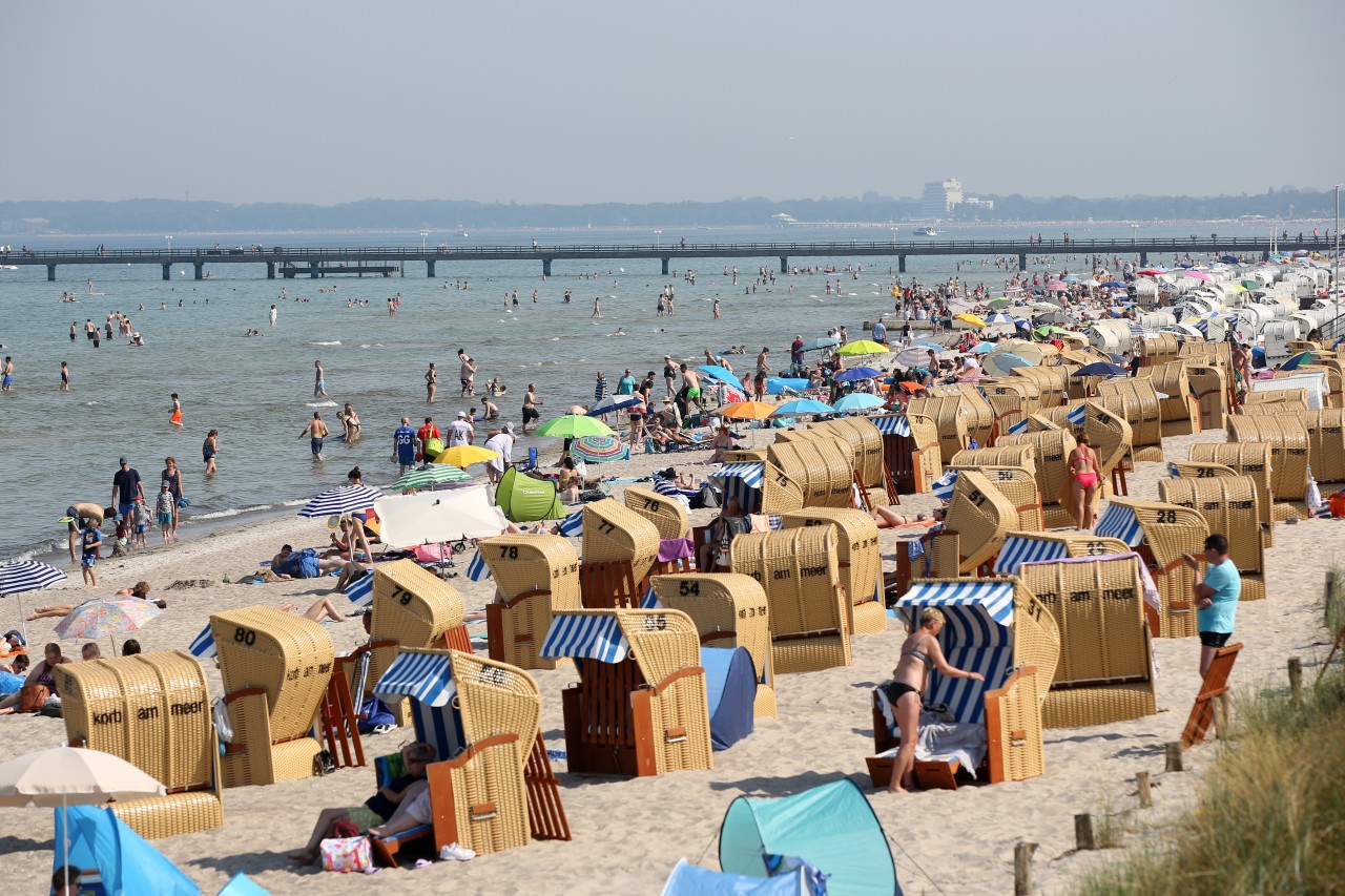 Blick auf den Strand von Scharbeutz an der Ostsee.