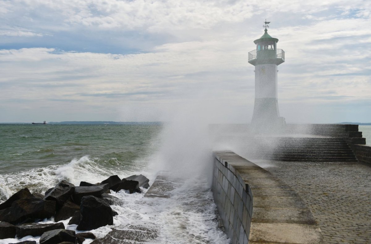 Ostsee Seenotretter Einsatz Hafen Kapitän