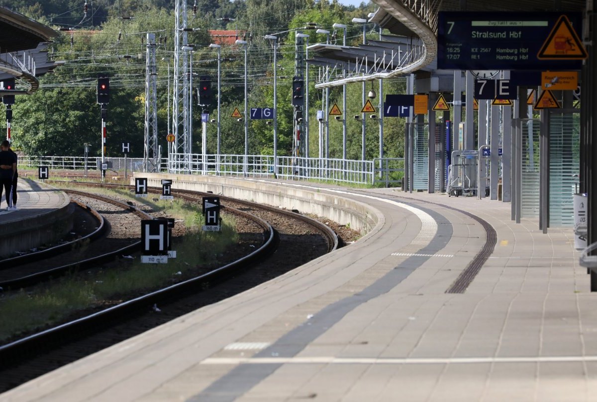 Rostock Weihachten Zug Stralsund Corona 3G Ribnitz-Damgarten ODEG Testzentrum