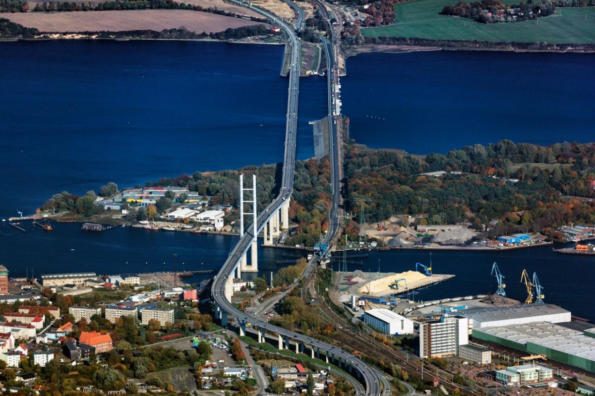 Die Rügenbrücke, Die Rügenbrücke war teilweise gesperrt.