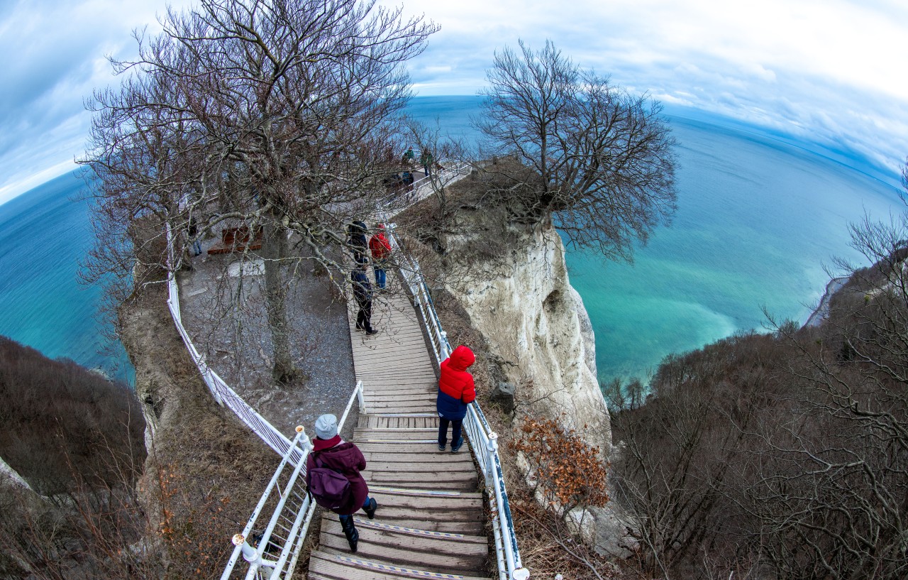 Besucher können noch bis Ende April 2022 die Aussichtsplattform Königsstuhl auf Rügen besuchen. 