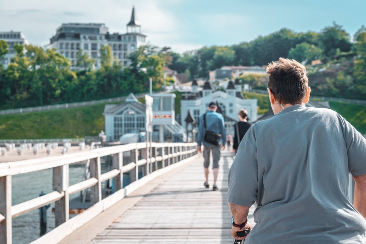 Rügen Ostsee Seebrücke.jpg