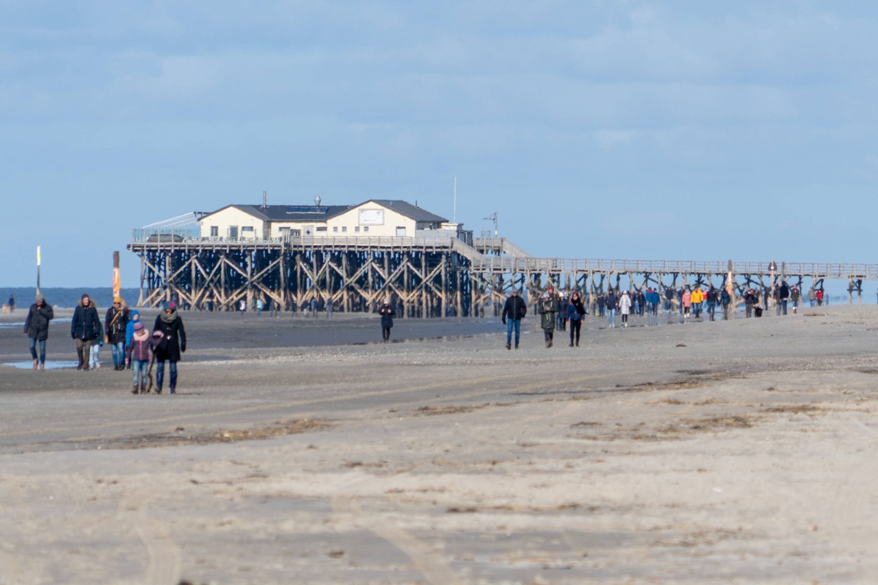 In Sankt Peter-Ording sind seit dem ersten Mai-Wochenende wieder Urlauber willkommen.